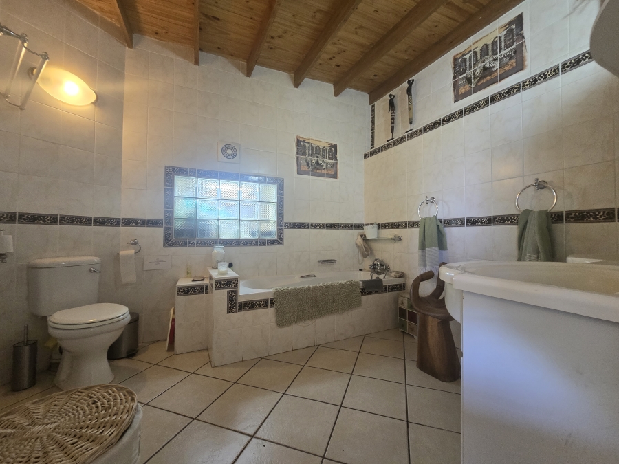 4 Bedroom Property for Sale in Lindequesdrif North West